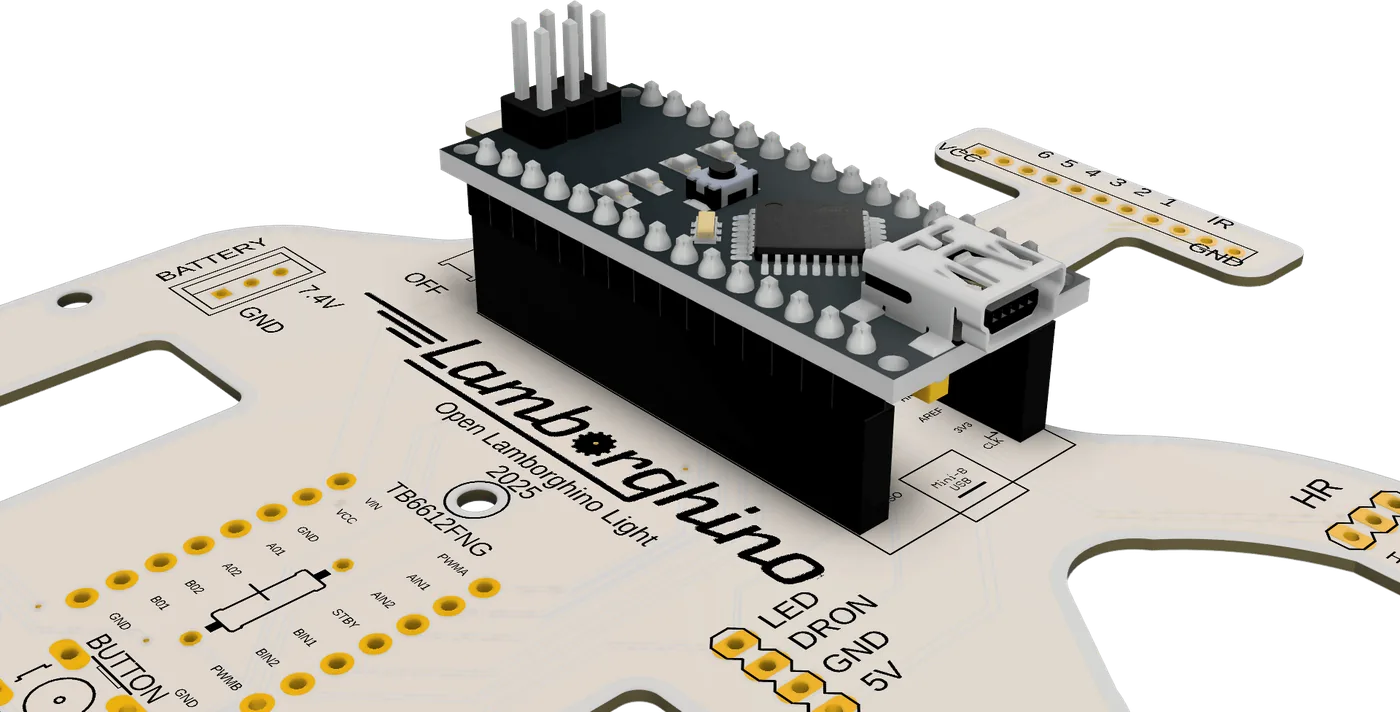 Placa blanca de Open Lamborghino con el Arduino Nano montado en su zócalo
